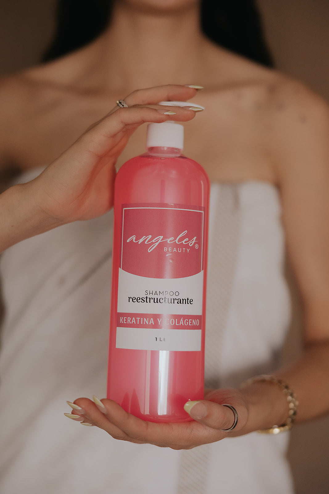 SHAMPOO HIDRATANTE CABELLO LACIO KERATINA Y COLÁGENO