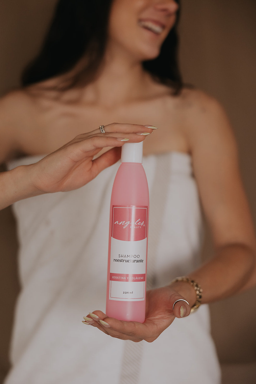 SHAMPOO HIDRATANTE CABELLO LACIO KERATINA Y COLÁGENO